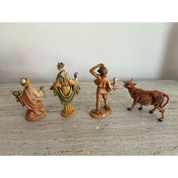 Lot of 8 Fontanini Plastic Nativity Figurines - Picture 3 of 7